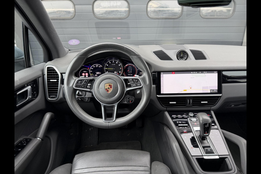 Porsche Cayenne 3.0 E-Hybrid Sport Chrono | Panoramadak | Camera | Head-Up Display | Stoelventilatie/Verwarming | Bose |