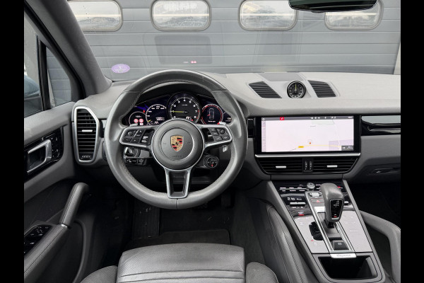 Porsche Cayenne 3.0 E-Hybrid Sport Chrono | Panoramadak | Camera | Head-Up Display | Stoelventilatie/Verwarming | Bose |