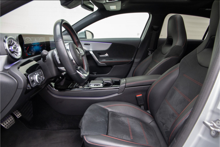 Mercedes-Benz A-Klasse 200 AMG Premium, Pano, Widescreen, Sfeerverlichting, 19"