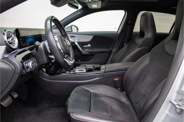Mercedes-Benz A-Klasse 200 AMG Premium, Pano, Widescreen, Sfeerverlichting, 19"