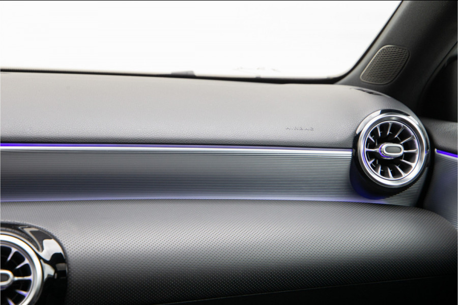 Mercedes-Benz A-Klasse 200 AMG Premium, Pano, Widescreen, Sfeerverlichting, 19"
