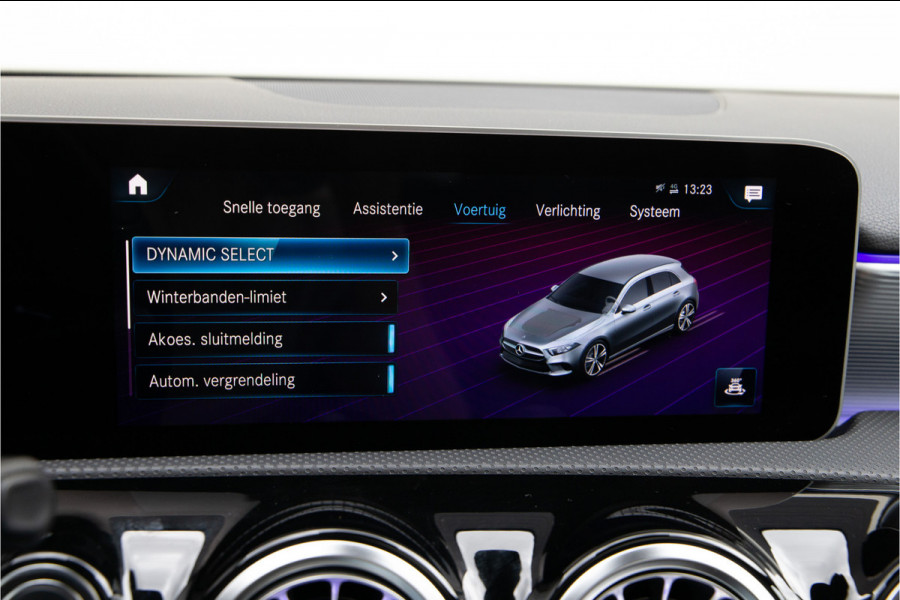 Mercedes-Benz A-Klasse 200 AMG Premium, Pano, Widescreen, Sfeerverlichting, 19"