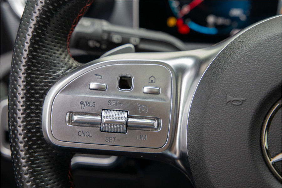 Mercedes-Benz A-Klasse 200 AMG Premium, Pano, Widescreen, Sfeerverlichting, 19"