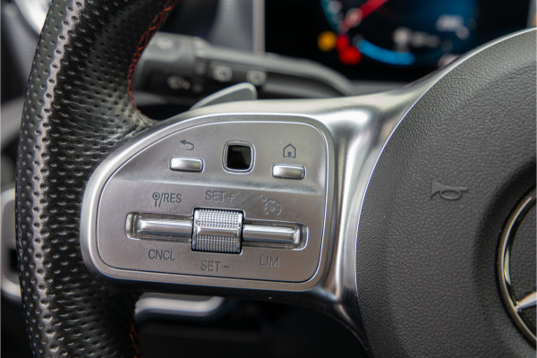 Mercedes-Benz A-Klasse 200 AMG Premium, Pano, Widescreen, Sfeerverlichting, 19"