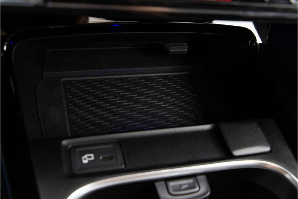 Mercedes-Benz A-Klasse 200 AMG Premium, Pano, Widescreen, Sfeerverlichting, 19"
