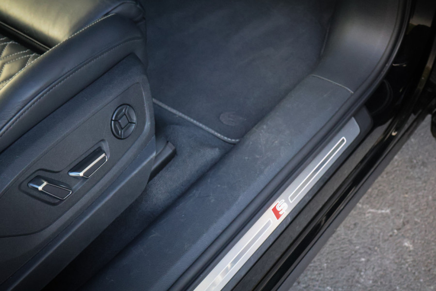 Audi e-tron Sportback 55 quattro 95 kWh | RS-STOELEN | ADAPTIVE CRUISE | 22" | B&O SURROUND | PANORAMADAK | VIRTUAL MIRRORS | STUURWIELVERWARMING | TR DUBBEL GLAS | SFEERVERLICHTING | DUBBEL OPLAADPUNT L+R | ETC.