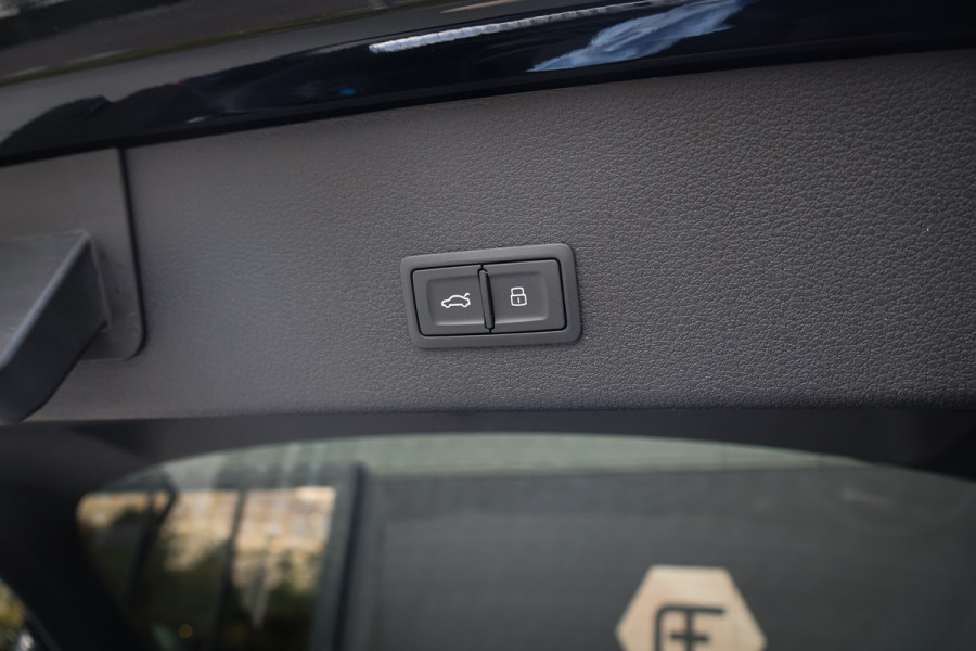 Audi e-tron Sportback 55 quattro 95 kWh | RS-STOELEN | ADAPTIVE CRUISE | 22" | B&O SURROUND | PANORAMADAK | VIRTUAL MIRRORS | STUURWIELVERWARMING | TR DUBBEL GLAS | SFEERVERLICHTING | DUBBEL OPLAADPUNT L+R | ETC.