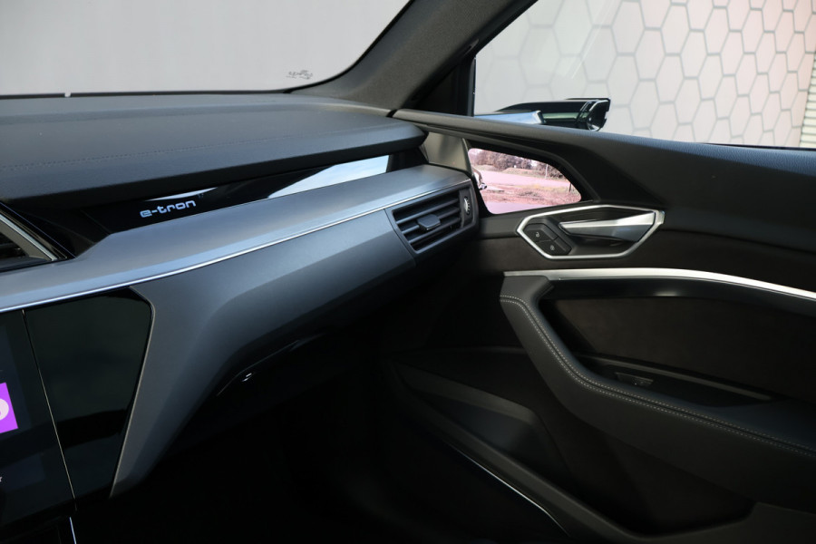 Audi e-tron Sportback 55 quattro 95 kWh | RS-STOELEN | ADAPTIVE CRUISE | 22" | B&O SURROUND | PANORAMADAK | VIRTUAL MIRRORS | STUURWIELVERWARMING | TR DUBBEL GLAS | SFEERVERLICHTING | DUBBEL OPLAADPUNT L+R | ETC.