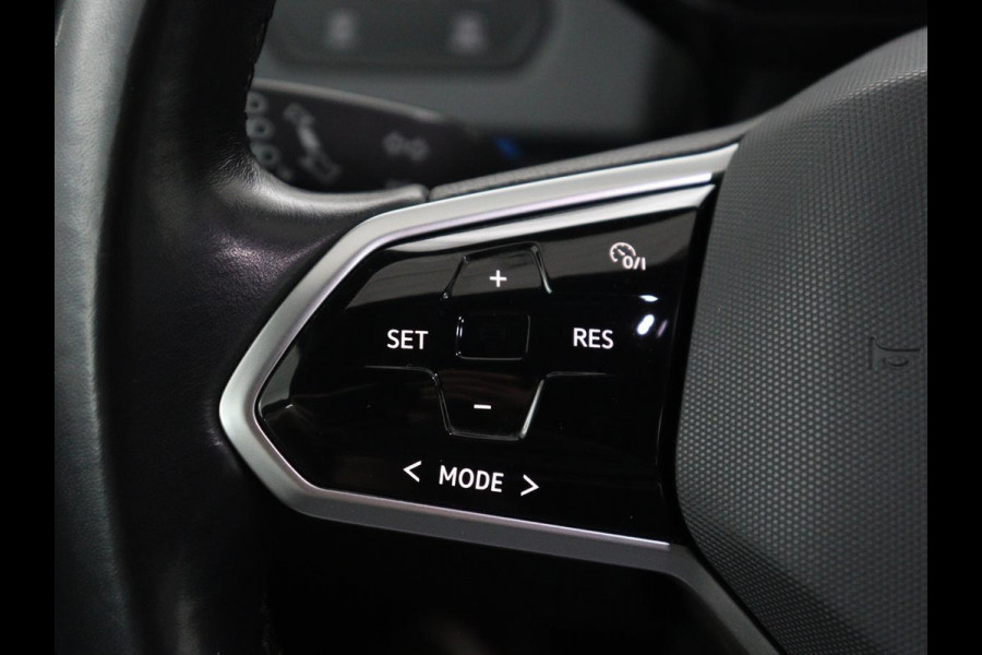 Volkswagen ID.3 First 58 kWh | SOH 92,5% | Stuur/stoel verwarming | Cruise control | Carplay | Navigatie | Sfeerverlichting | Park assist | EV