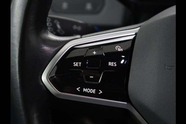 Volkswagen ID.3 First 58 kWh | SOH 92,5% | Stuur/stoel verwarming | Cruise control | Carplay | Navigatie | Sfeerverlichting | Park assist | EV