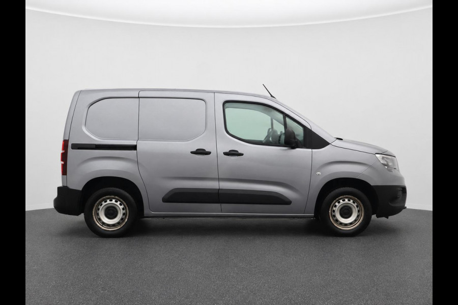 Opel Combo 1.5D L1H1 102 pk Edition Navigatie Apple CarPlay Android Auto Parkeerhulp achter Airco DAB