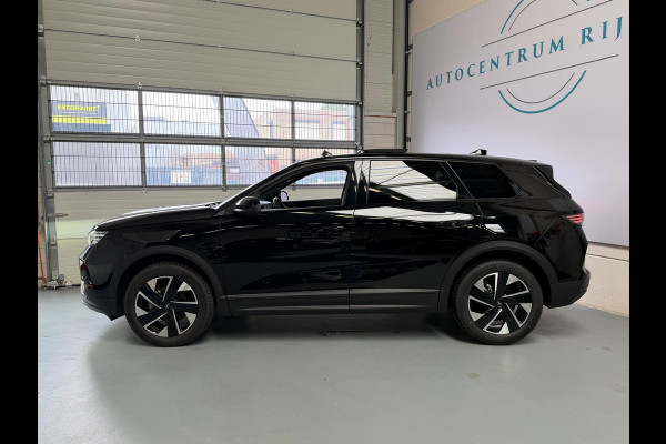 Opel Grandland 1.2 Turbo Hybrid GS, 1 jaar Bovag garantie, Panoramdak, Head up display, Camera, Stoel/Stuurverwarming
