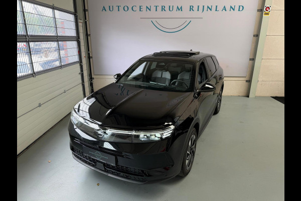 Opel Grandland 1.2 Turbo Hybrid GS, 1 jaar Bovag garantie, Panoramdak, Head up display, Camera, Stoel/Stuurverwarming