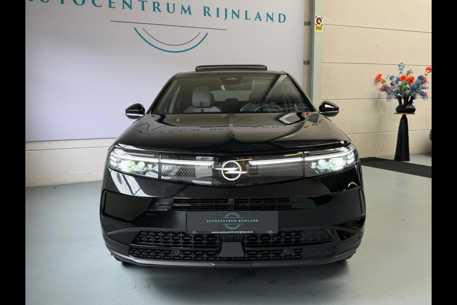 Opel Grandland 1.2 Turbo Hybrid GS, 1 jaar Bovag garantie, Panoramdak, Head up display, Camera, Stoel/Stuurverwarming