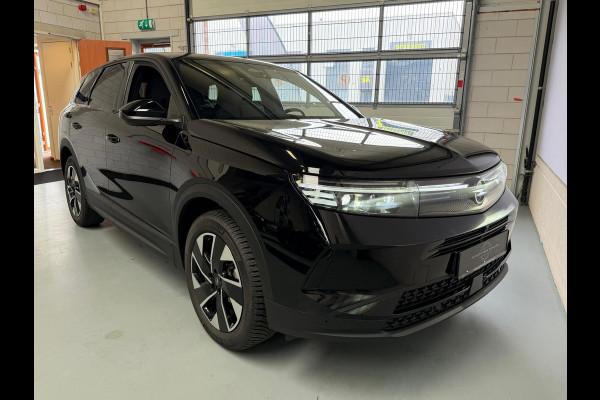 Opel Grandland 1.2 Turbo Hybrid GS, 1 jaar Bovag garantie, Panoramdak, Head up display, Camera, Stoel/Stuurverwarming