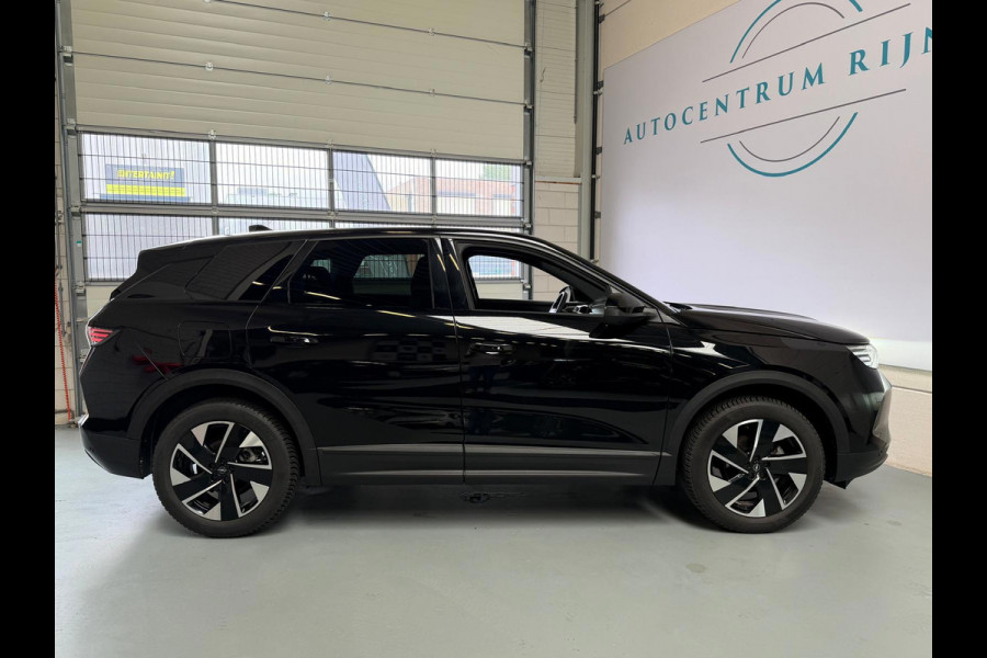 Opel Grandland 1.2 Turbo Hybrid GS, 1 jaar Bovag garantie, Panoramdak, Head up display, Camera, Stoel/Stuurverwarming