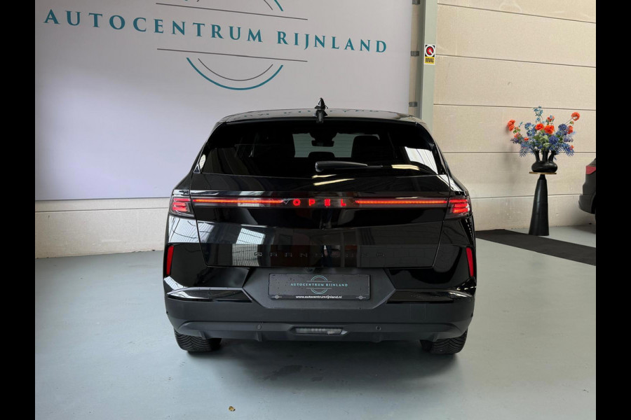 Opel Grandland 1.2 Turbo Hybrid GS, 1 jaar Bovag garantie, Panoramdak, Head up display, Camera, Stoel/Stuurverwarming