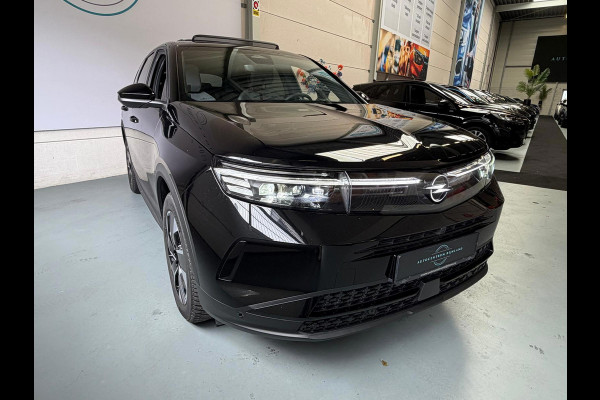 Opel Grandland 1.2 Turbo Hybrid GS, 1 jaar Bovag garantie, Panoramdak, Head up display, Camera, Stoel/Stuurverwarming