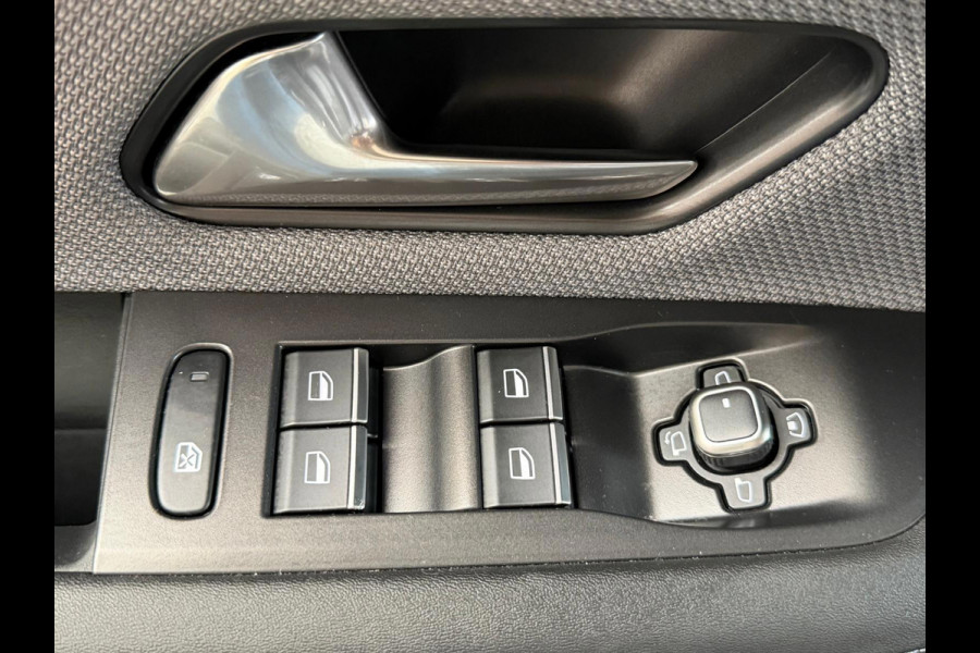 Opel Grandland 1.2 Turbo Hybrid GS, 1 jaar Bovag garantie, Panoramdak, Head up display, Camera, Stoel/Stuurverwarming