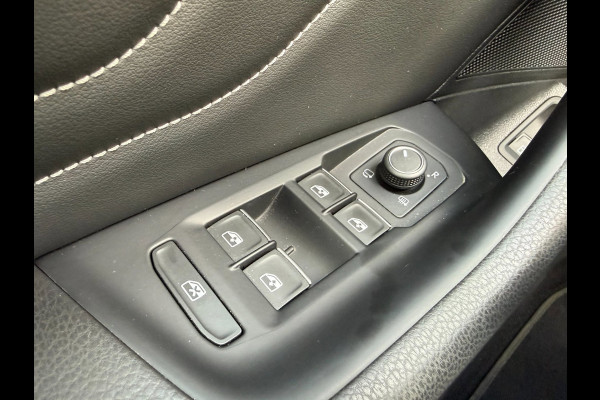 Volkswagen Passat Variant 1.4 TSI PHEV GTE * Panoramadak * AUTOMAAT * Navigatiesysteem * 18 Inch Velgen *