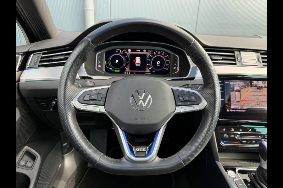 Volkswagen Passat Variant 1.4 TSI PHEV GTE * Panoramadak * AUTOMAAT * Navigatiesysteem * 18 Inch Velgen *
