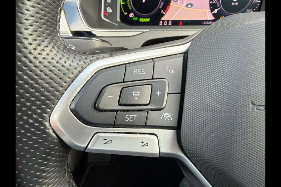 Volkswagen Passat Variant 1.4 TSI PHEV GTE * Panoramadak * AUTOMAAT * Navigatiesysteem * 18 Inch Velgen *
