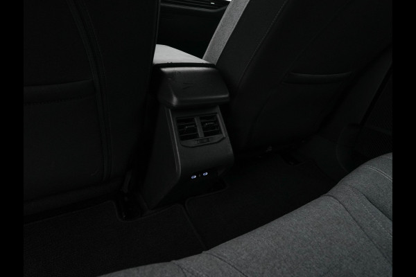 Renault Mégane E-Tech EV60 Optimum Charge Evolution [3-Fase-22kW] {SoH-91%} (INCL-BTW) Aut. *HEATPUMP | FULL-LED | CAMERA | LANE-ASSIST | KEYLESS | NAVI-FULLMAP | CARPLAY | COMFORTSEATS | DIGI-COCKPIT | ECC | PDC | 18"ALU*