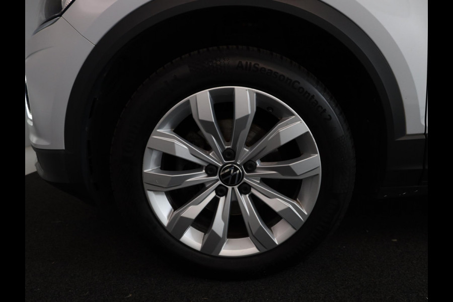 Volkswagen T-Roc 1.5 TSI Style Business 150 pk | Navigatie | Trekhaak (afneembaar) | Parkeersensoren | LED koplampen | Adaptieve cruise control |