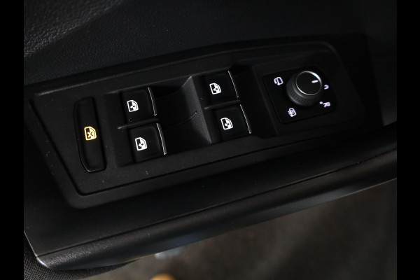 Volkswagen T-Roc 1.5 TSI Style Business 150 pk | Navigatie | Trekhaak (afneembaar) | Parkeersensoren | LED koplampen | Adaptieve cruise control |
