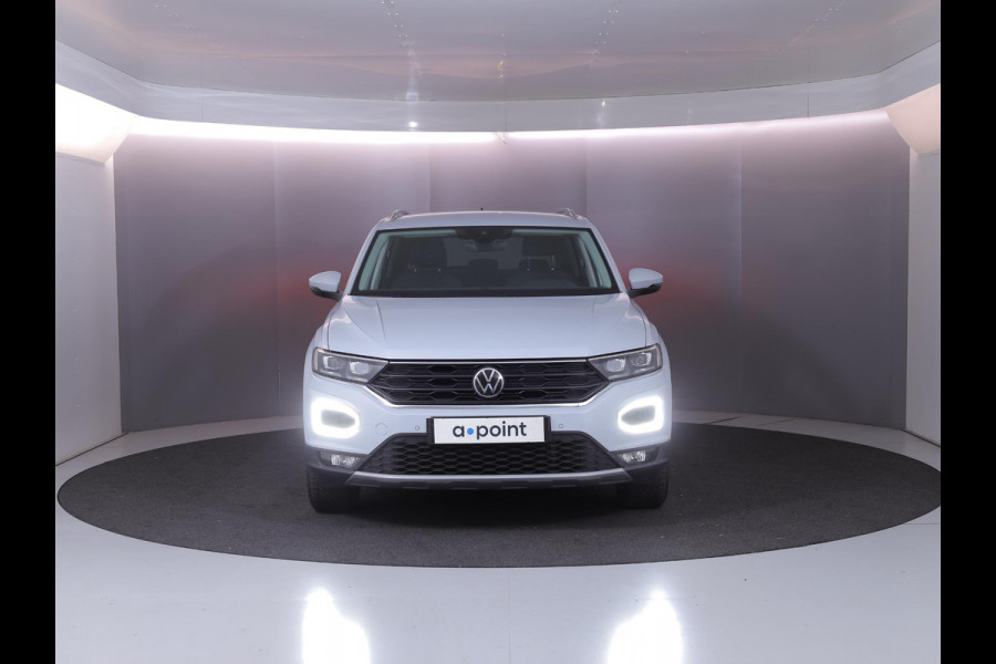 Volkswagen T-Roc 1.5 TSI Style Business 150 pk | Navigatie | Trekhaak (afneembaar) | Parkeersensoren | LED koplampen | Adaptieve cruise control |