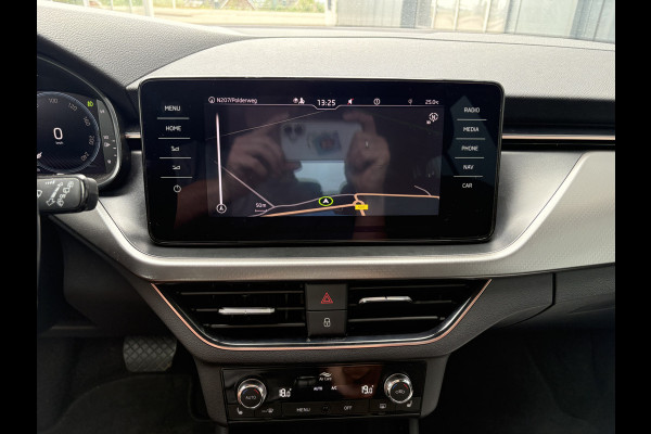 Škoda Kamiq 1.0 TSi DSG 110pk Business Edition NAVI/CARPLAY/VIRTUAL/CLIMA/CRUISE/PDC/STOELVERWARMING