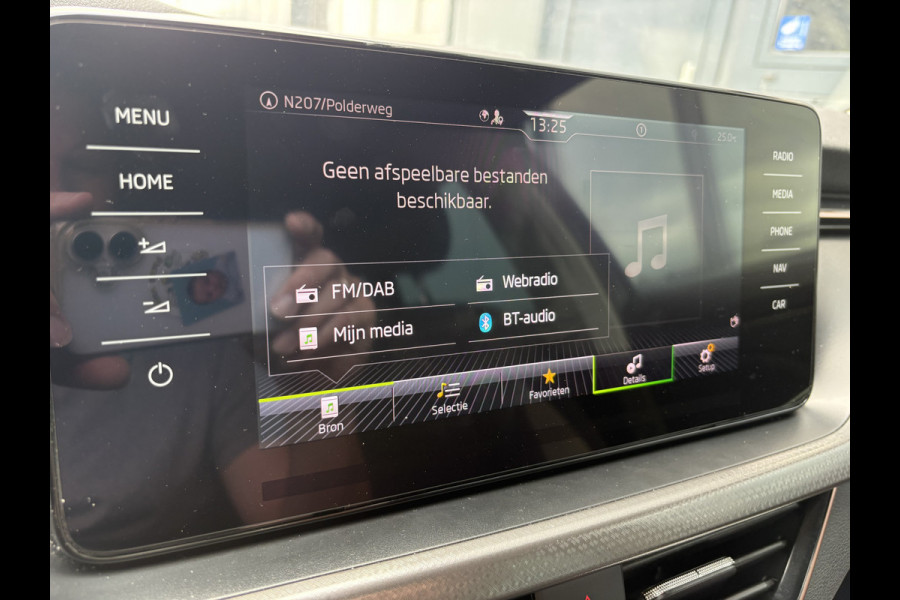 Škoda Kamiq 1.0 TSi DSG 110pk Business Edition NAVI/CARPLAY/VIRTUAL/CLIMA/CRUISE/PDC/STOELVERWARMING