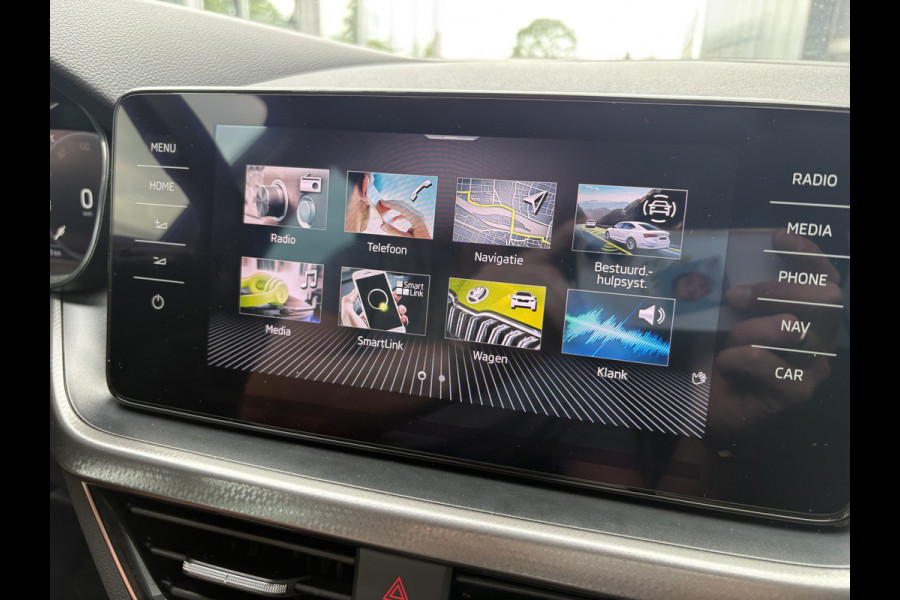 Škoda Kamiq 1.0 TSi DSG 110pk Business Edition NAVI/CARPLAY/VIRTUAL/CLIMA/CRUISE/PDC/STOELVERWARMING