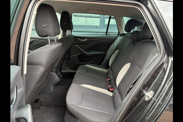 Škoda Kamiq 1.0 TSi DSG 110pk Business Edition NAVI/CARPLAY/VIRTUAL/CLIMA/CRUISE/PDC/STOELVERWARMING