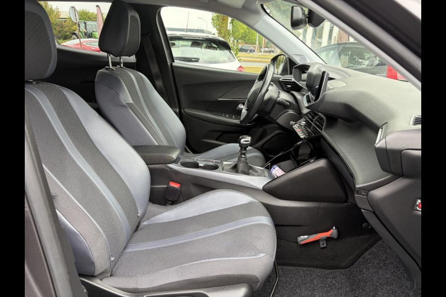 Peugeot 2008 1.2 PureTech Allure 2e Eigenaar l D-riem vv in 08/2024 l Camera360° l Draadloze telefoonlader l 131pk l Carplay l Navi l 6 Bak l Clima l Cruise l Halfleder l Keylss l 17'' Lmv l Pdc l N.A.P l Apk tot 09-2028