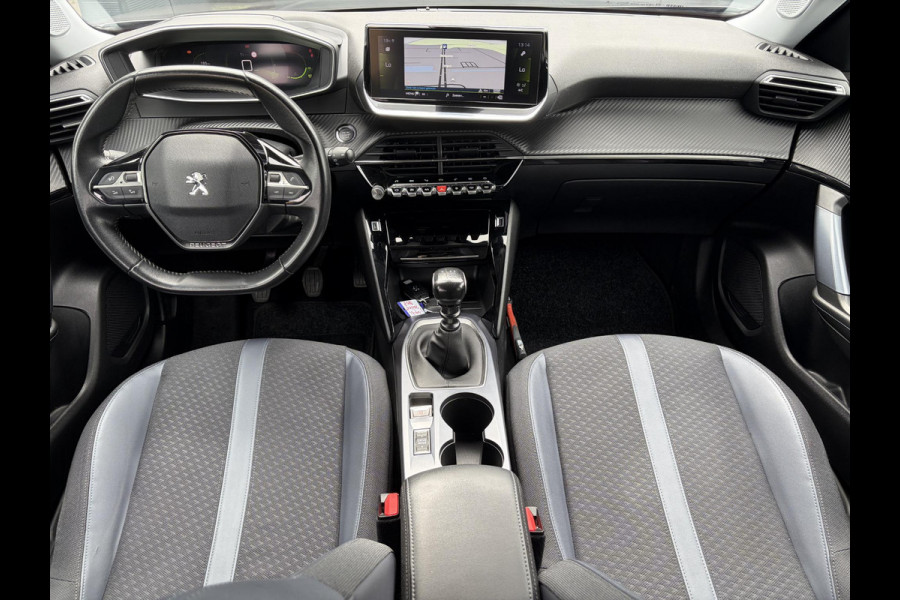 Peugeot 2008 1.2 PureTech Allure 2e Eigenaar l D-riem vv in 08/2024 l Camera360° l Draadloze telefoonlader l 131pk l Carplay l Navi l 6 Bak l Clima l Cruise l Halfleder l Keylss l 17'' Lmv l Pdc l N.A.P l Apk tot 09-2028