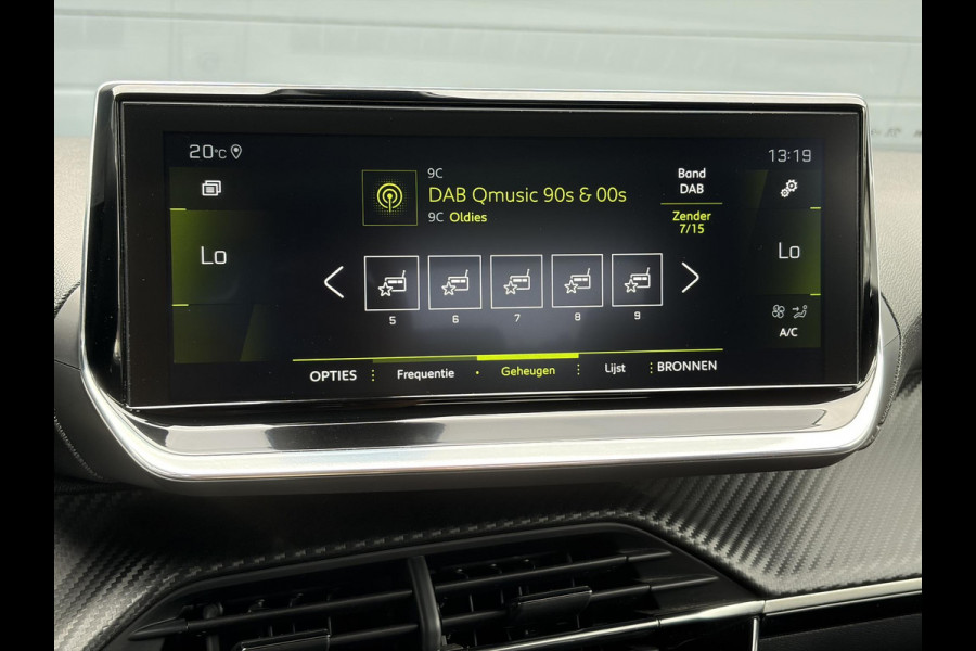 Peugeot 2008 1.2 PureTech Allure 2e Eigenaar l D-riem vv in 08/2024 l Camera360° l Draadloze telefoonlader l 131pk l Carplay l Navi l 6 Bak l Clima l Cruise l Halfleder l Keylss l 17'' Lmv l Pdc l N.A.P l Apk tot 09-2028
