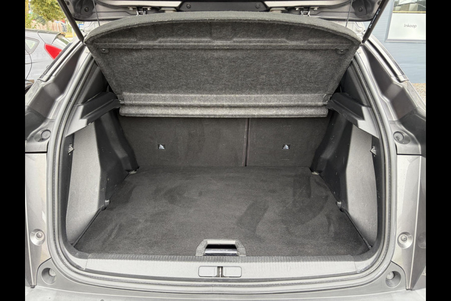 Peugeot 2008 1.2 PureTech Allure 2e Eigenaar l D-riem vv in 08/2024 l Camera360° l Draadloze telefoonlader l 131pk l Carplay l Navi l 6 Bak l Clima l Cruise l Halfleder l Keylss l 17'' Lmv l Pdc l N.A.P l Apk tot 09-2028
