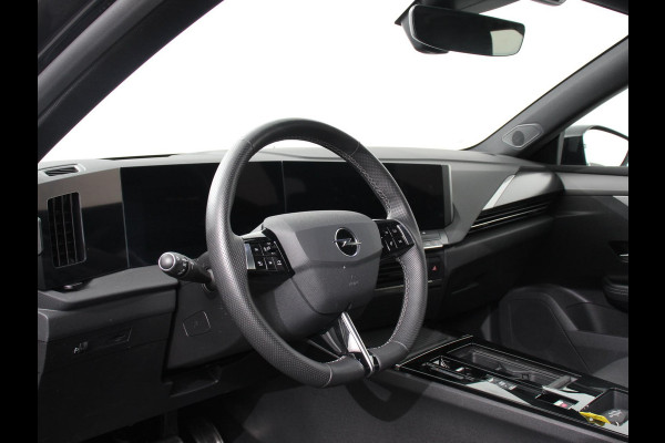 Opel Astra 1.2 Automaat GS Line Climate control Adaptieve cruise control LED Voorstoelen verwarmd Stuurwiel verwarmd Achteruitrij camera 360* Sfeer verlichting Apple carplay/ Android auto