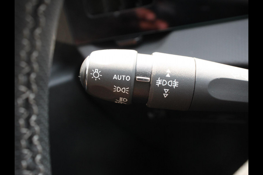 Opel Astra 1.2 Automaat GS Line Climate control Adaptieve cruise control LED Voorstoelen verwarmd Stuurwiel verwarmd Achteruitrij camera 360* Sfeer verlichting Apple carplay/ Android auto