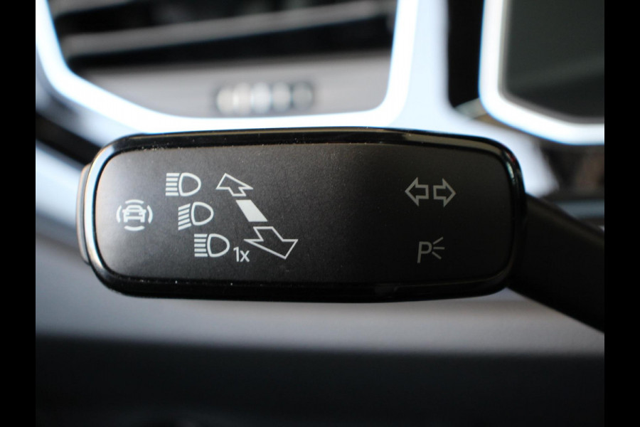Volkswagen Polo 2.0 TSI GTI 207pk Automaat Digitale Cockpit Navigatie Appel Carplay/Android Auto Climate Control Extra getint Glas Stoelverwarming Dab Led Adaptive Cruise Control