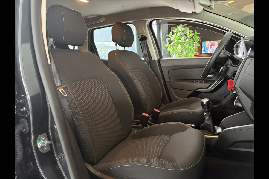 Dacia Duster 1.2 TCe Comfort Achteruitrijcamera - Airco - Navigatie - Trekhaak - Cruise control - Dakrails - Radio - Mistlampen voor - Start/stop systeem - Led verlichting - Elektrische ramen - Stuur multifunctioneel - Centrale vergrendeling met afstandsbediening - Bluetooth