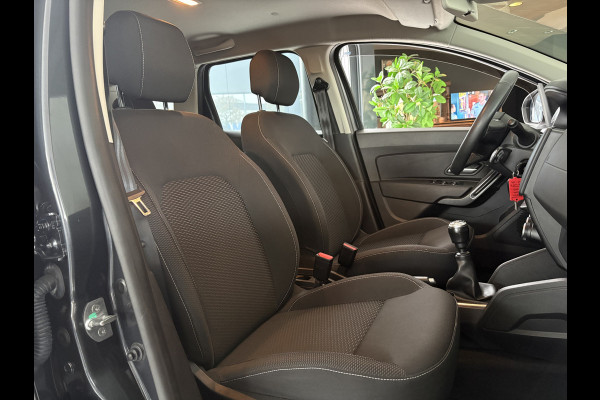 Dacia Duster 1.2 TCe Comfort Achteruitrijcamera - Airco - Navigatie - Trekhaak - Cruise control - Dakrails - Radio - Mistlampen voor - Start/stop systeem - Led verlichting - Elektrische ramen - Stuur multifunctioneel - Centrale vergrendeling met afstandsbediening - Bluetooth
