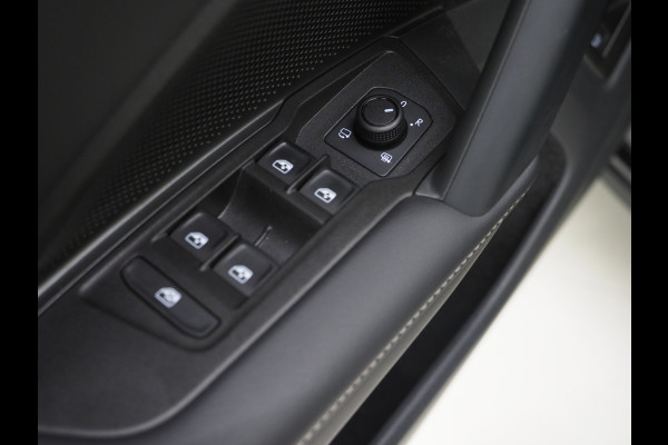 Volkswagen Tayron 1.5 eHybrid | 5 Jaar Garantie | Trekhaak | Harman/Kardon | Camera | Sfeerlicht | Dodehoek | Adaptive Cruise