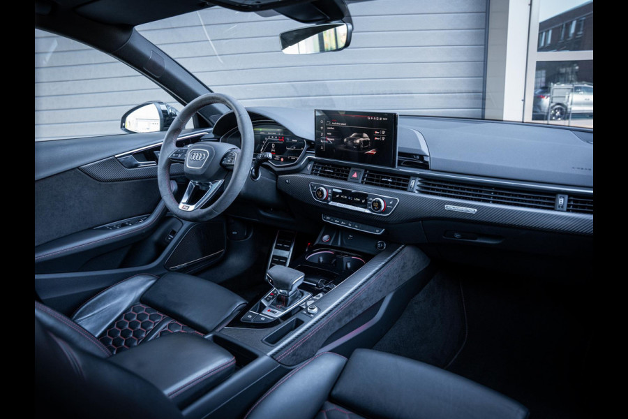Audi A4 Avant 2.9 TFSI RS 4 quattro competition plus - Dynamic + l Ceramic l RDC l Pano l HUD