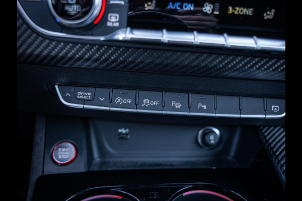 Audi A4 Avant 2.9 TFSI RS 4 quattro competition plus - Dynamic + l Ceramic l RDC l Pano l HUD