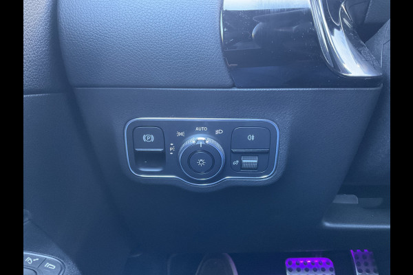 Mercedes-Benz GLA 180 Aut7 Solution AMG Pano.dak Stoel elctr+verw. Trekhaak Carplay Camera Business