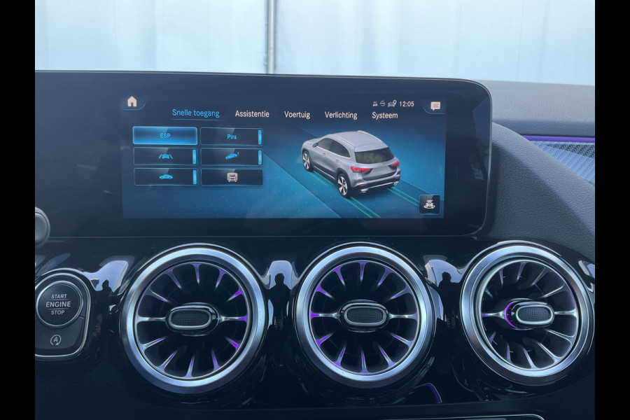 Mercedes-Benz GLA 180 Aut7 Solution AMG Pano.dak Stoel elctr+verw. Trekhaak Carplay Camera Business