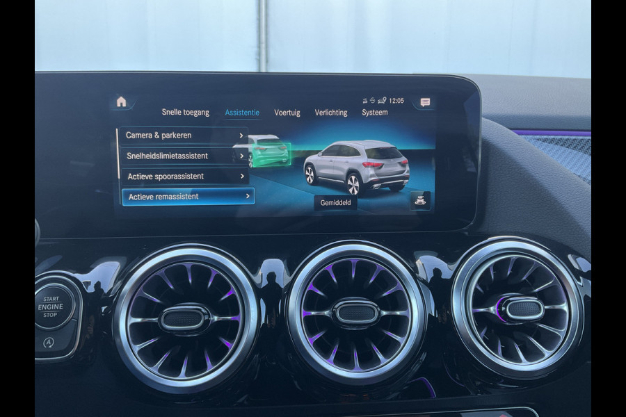 Mercedes-Benz GLA 180 Aut7 Solution AMG Pano.dak Stoel elctr+verw. Trekhaak Carplay Camera Business