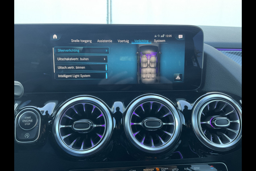 Mercedes-Benz GLA 180 Aut7 Solution AMG Pano.dak Stoel elctr+verw. Trekhaak Carplay Camera Business